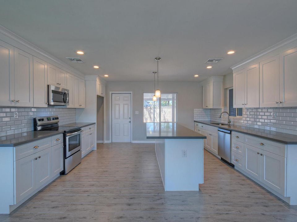 2nd image of 4420 N 19th Dr