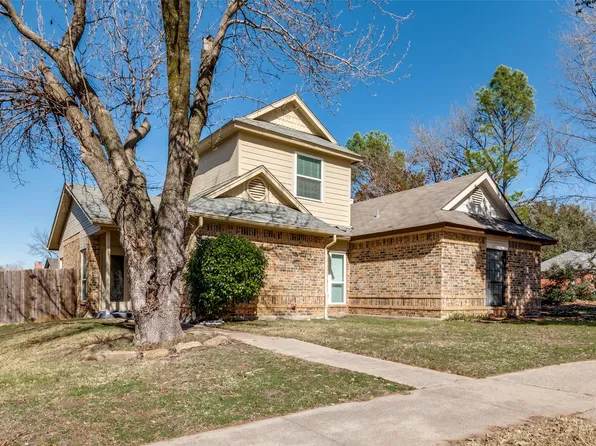 708 Bordeaux Dr, Euless, TX 76039