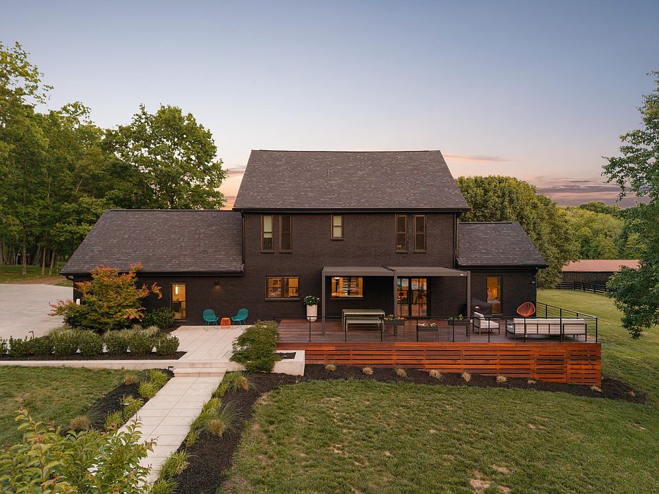 4th image of 2031 Maple Ln