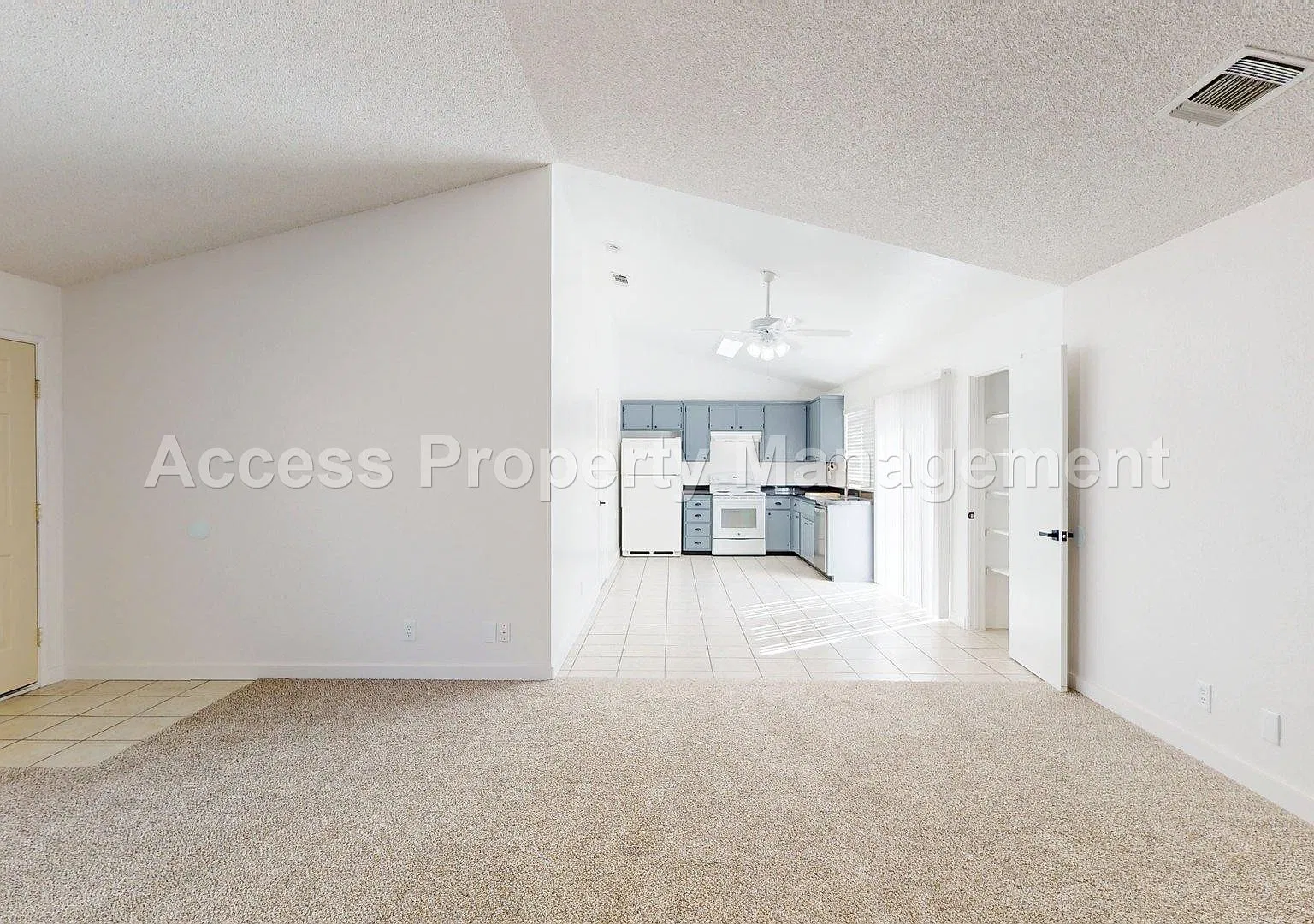 2 bed, 1116 sqft, $1,845 — Photo 4