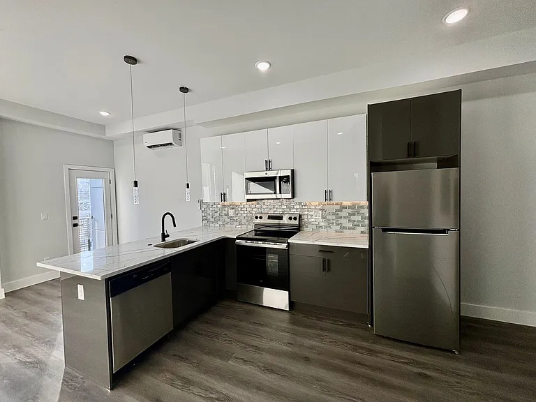 1515-19 W Dauphin St #3 — Photo 1