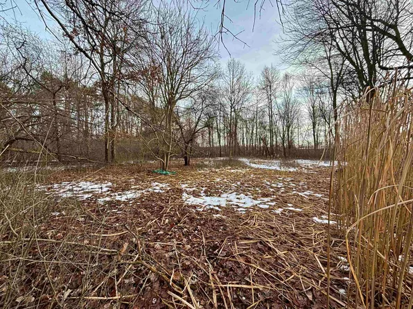 2720 Parsons Ct, Midland, MI 48642