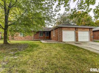 2601 Delaware Dr #2603, Springfield, IL 62702