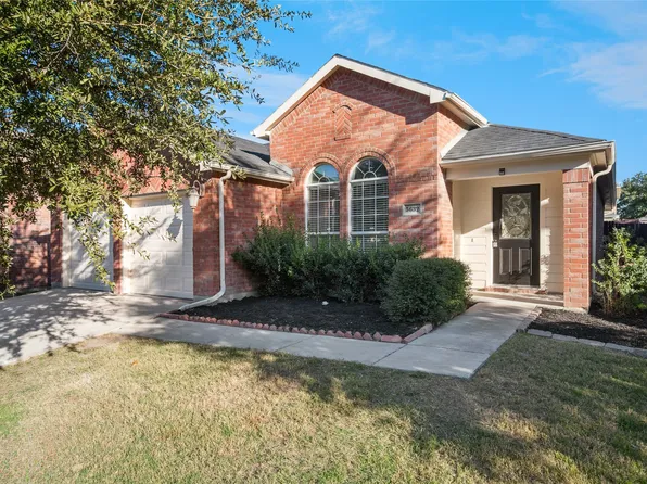 5632 Broken Gap Dr, Fort Worth, TX 76179