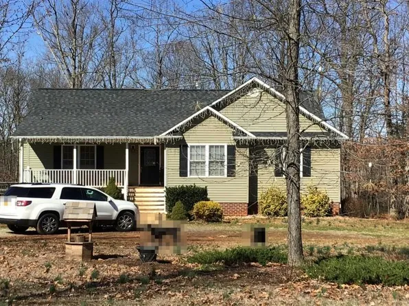 495 Cornfield Ln, Appomattox, VA 24522