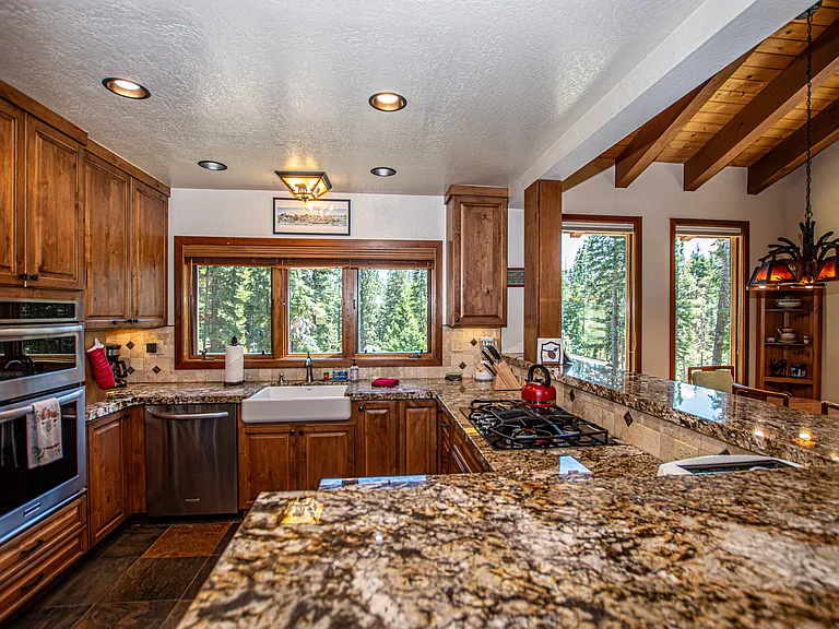 725 Balsam Ln — Photo 10