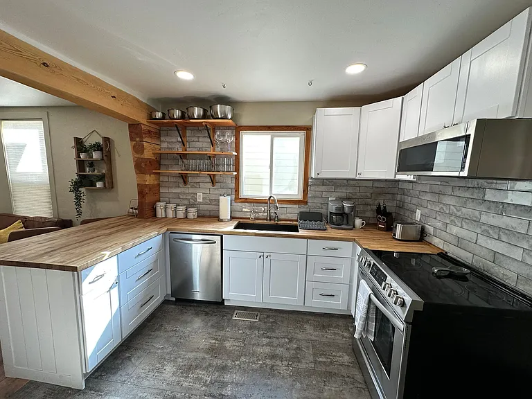 2325 W Pikes Peak Ave — Photo 4