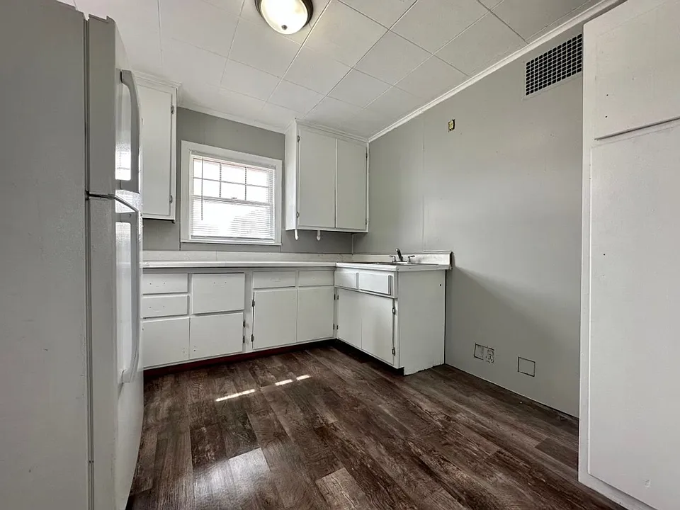 349 6th Ave S