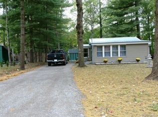 4827 Crestknoll St, Harrison, MI 48625