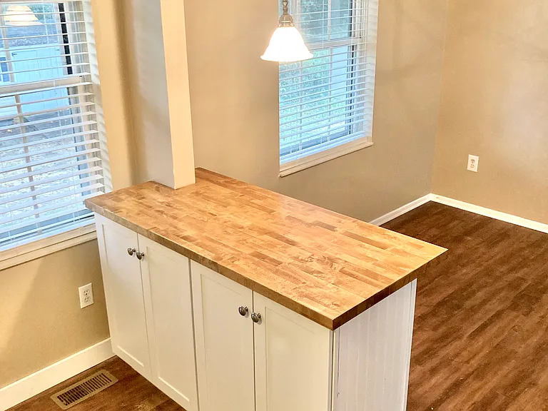 3913 Woodfield Rd — Photo 17