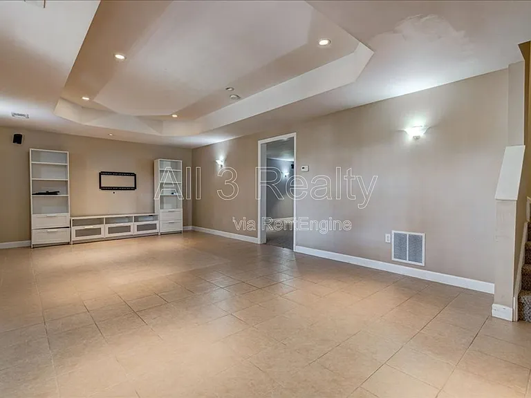2540 Alvecot Cir — Photo 5