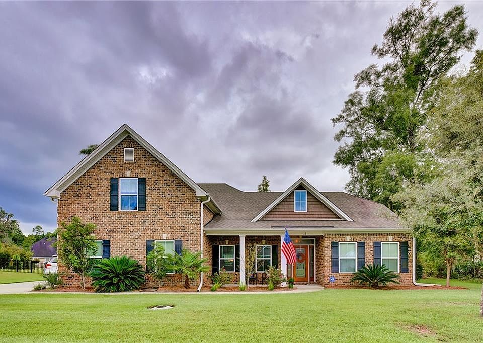 1st image of 32 Wellington Cir