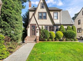 160 Andover Pl, West Hempstead, NY 11552