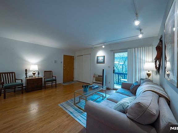 2nd image of 208 Federal Hill Rd