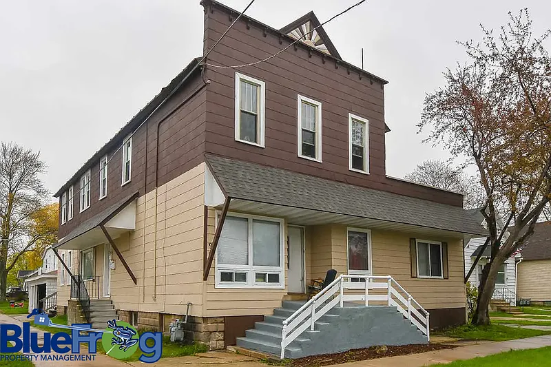 901 Harvey St #4