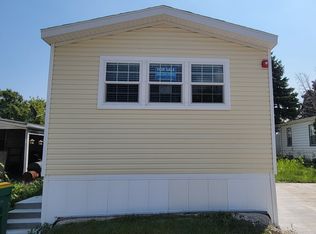 71 Buckboard Dr, Wheeling, IL 60090