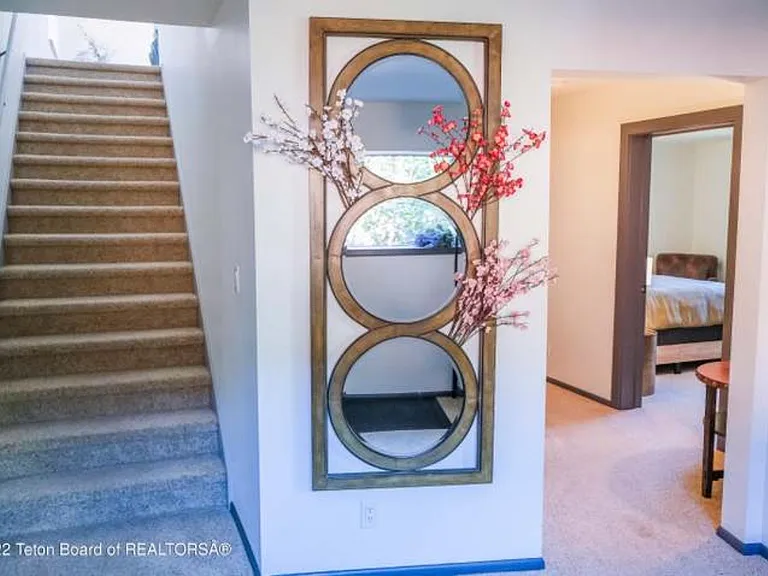 430 Henley Rd — Photo 13