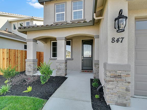 3rd image of 847 Buckingham Dr