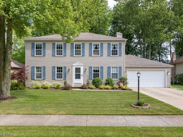 26932 Greenbrooke Dr, Olmsted Township, OH 44138