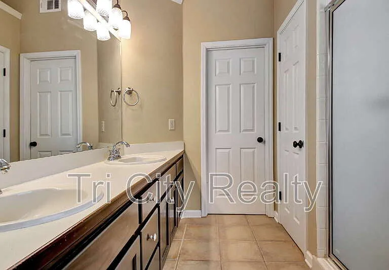 49 Montrose Ln — Photo 62