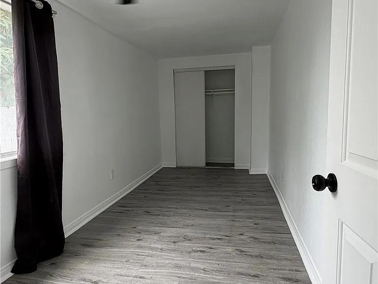 304 W Cedar St — Photo 2