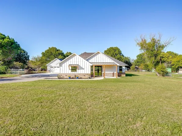 636 Donna Ct, Burleson, TX 76028