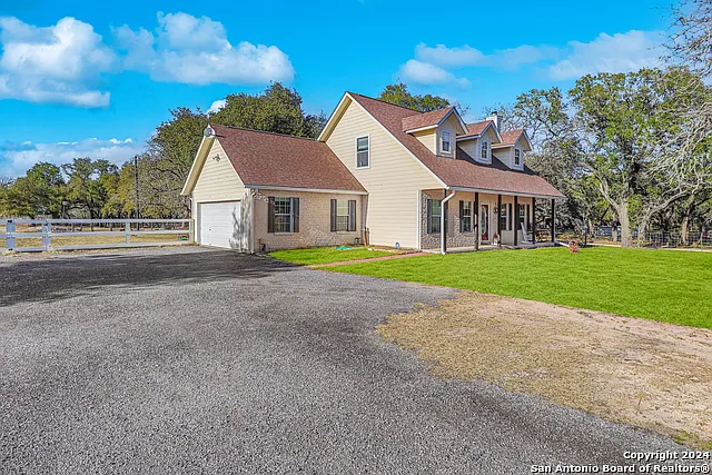 3 bed, 2.5 bath, 1749 sqft, $3,000 — Photo 2
