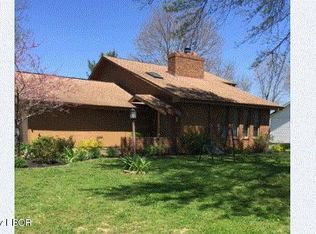 1016 E Patton Dr, Marion, IL 62959