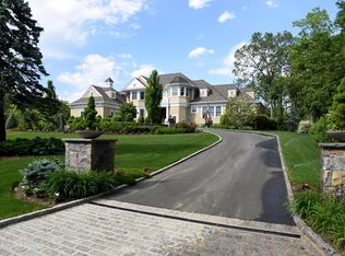 265 Foxhunt Cres, Syosset, NY 11791