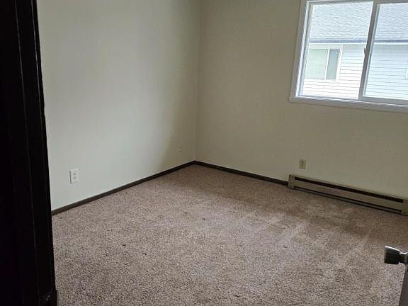 3rd image of 309 W 9th St APT 14