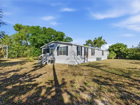 11250 Stringfellow Rd, Bokeelia, FL 33922