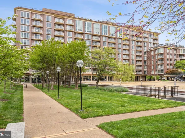 560 N St SW APT N8912, Washington, DC 20024
