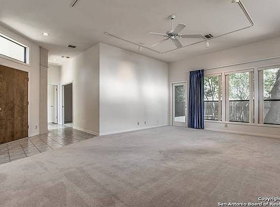3rd image of 4118 Cliff Oaks St