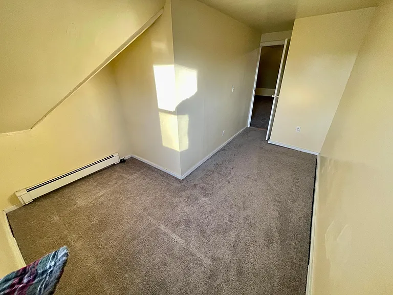 65 Elizabeth St #B — Photo 11