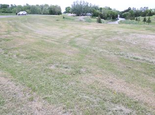 379511 N Shore Dr, Aberdeen, SD 57401