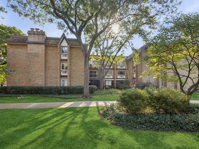 320 Claymoor Rd #2-D, Hinsdale, IL, 60521