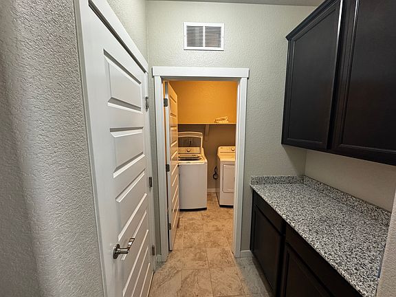 5th image of 2124 Honeybee Dr