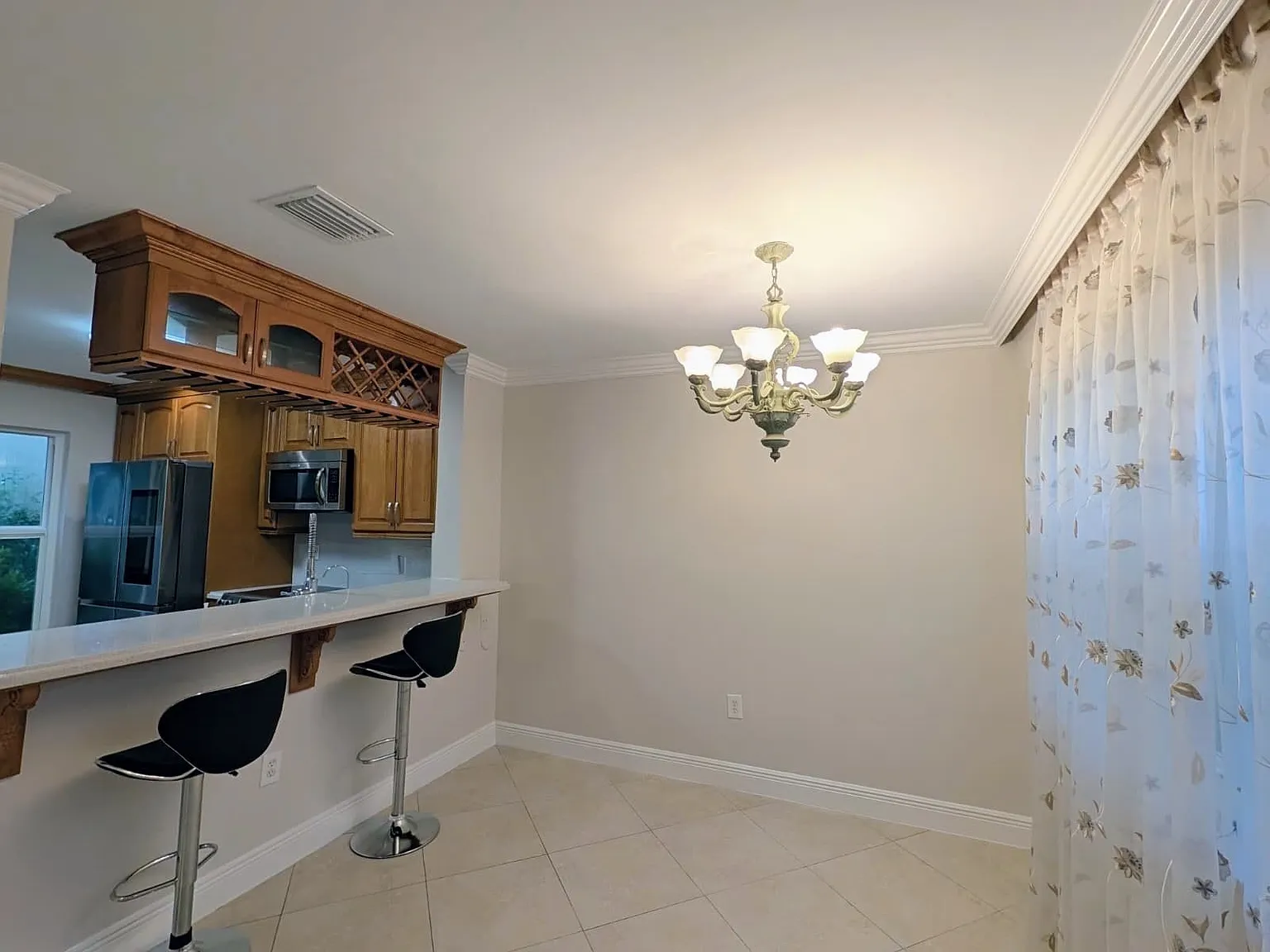 3 bed, 1500 sqft, $3,700 — Photo 4