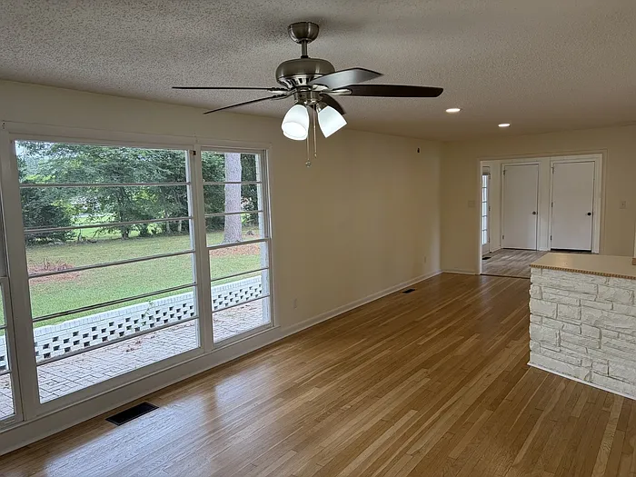 8009 Whitesburg Dr SE — Photo 11