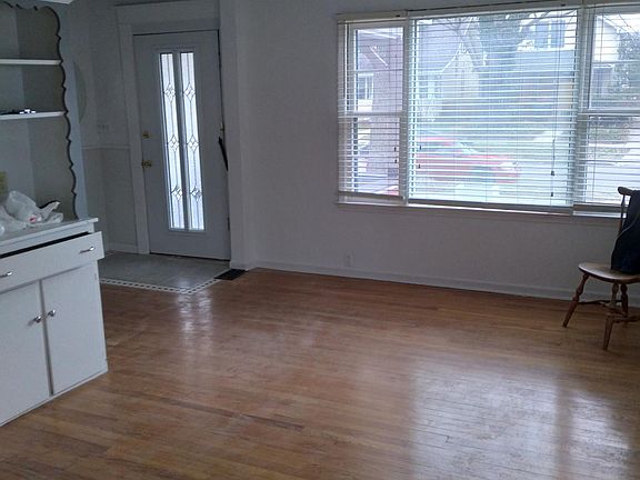 2nd image of 127 W Harrison Ave Floor 1