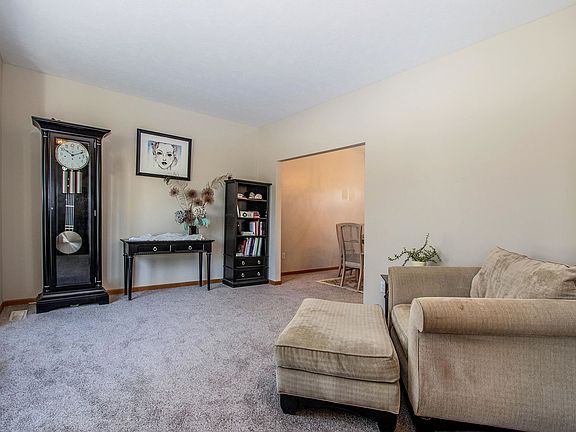 3rd image of 10948 Thornberry Way