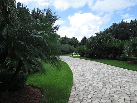 Home For Sale In Pga Village