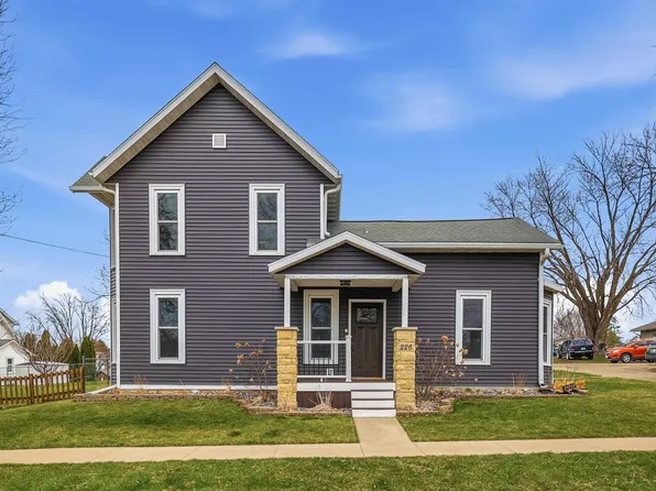 226 S Sidney St, Shullsburg, WI 53586