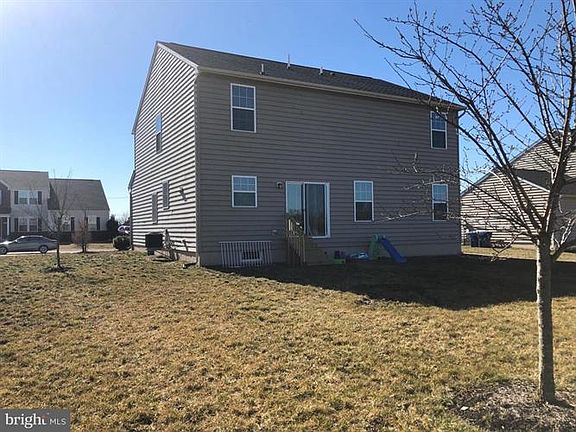 3rd image of 1103 E Nutmeg Pl