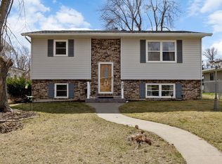 805 4th Ave SW, Cascade, IA 52033