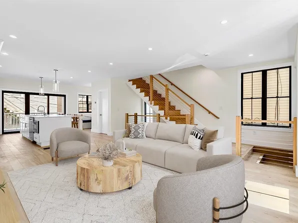 300 W 3rd St, South Boston, MA 02127