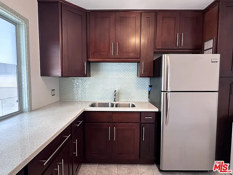 502 Westminster Ave #2 — Photo 12