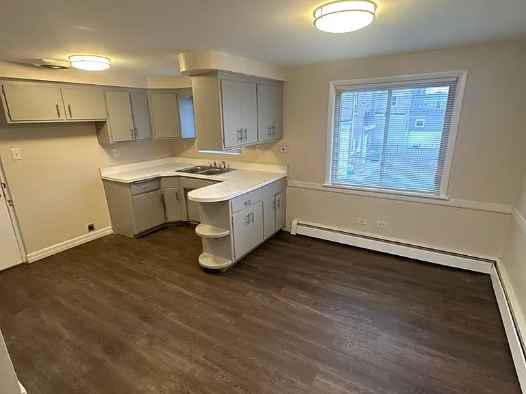 8916 S Justine St — Photo 3
