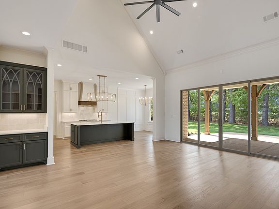 7th image of this home