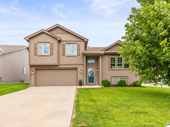 16404 Cary St, Omaha, NE 68136